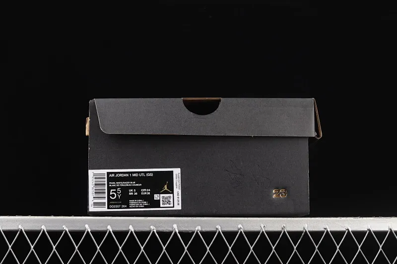 All Categories Air Jordan Jordan Series Basketball Shoes Air Jordan 1 Mid Air Jordan 1 Mid AJ1 Pearl Milk Tea Zhongbang Basketball Shoes DO2207-264